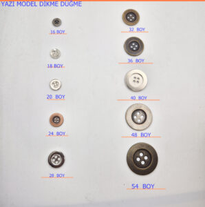 Dört Delikli Yazı Model Metal  DikmeDüğme